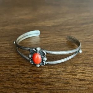 VINTAGE Pink Coral Single Stone Sterling Silver Cuff Bracelet